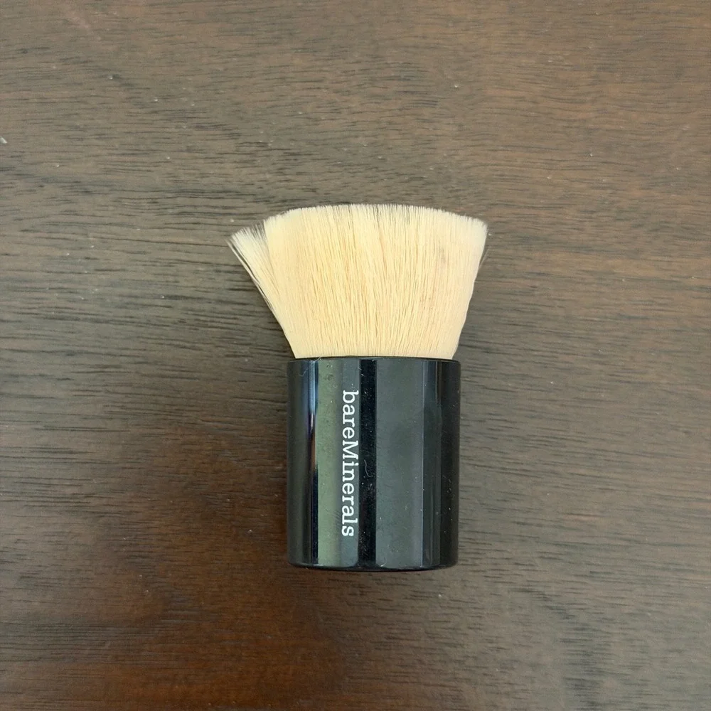 BareMinerals Beautiful Finish Brush